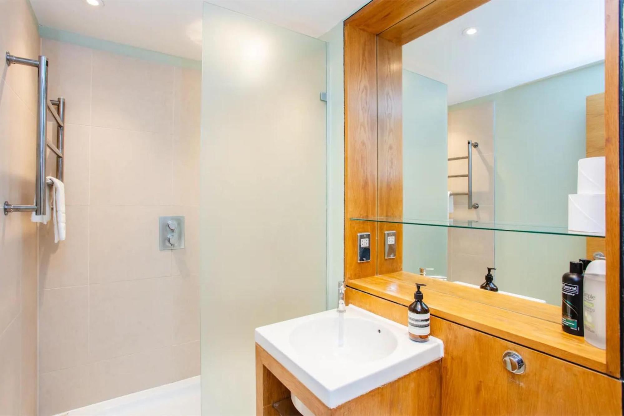 Modern 3 Bedroom Apartment In Paddington London Exterior foto